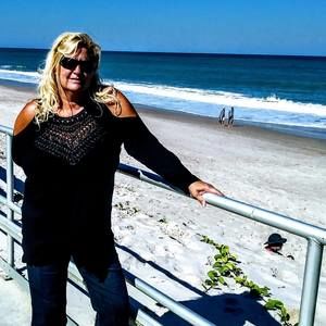 Meet your Posher, Annette